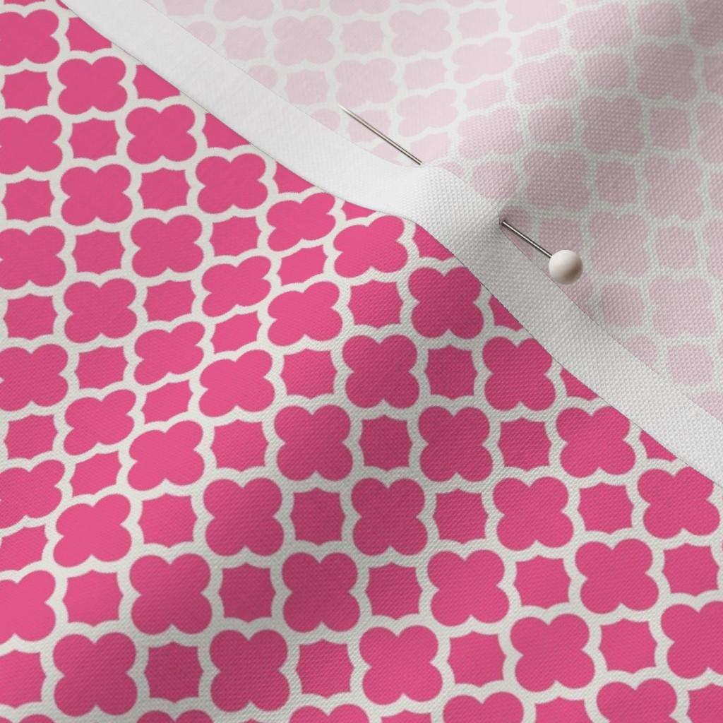 Hot pink and cream mini quatrefoil quilting cotton, printed pattern view
